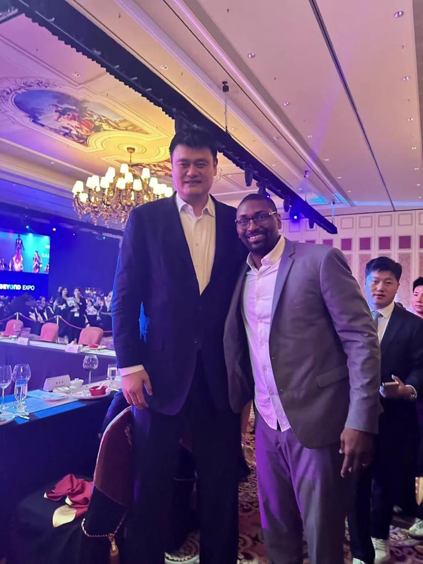 阿泰斯特曬與姚明合照：這是我最喜歡的隊友 姚?div   id=